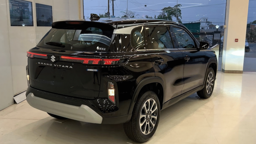 Maruti Grand Vitara 2025:नए फीचर्स और आकर्षक कीमत के साथ लोगों को कर रही दीवाने, यहां जानें सब कुछ!